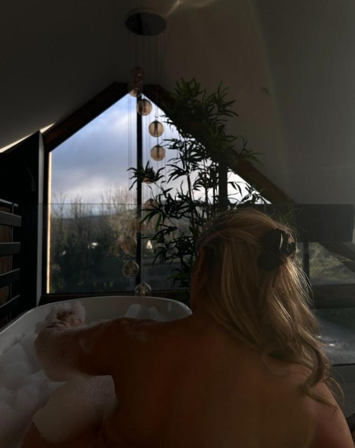 Plas Coch Luxury Barn Llanddeiniolen Esterno foto